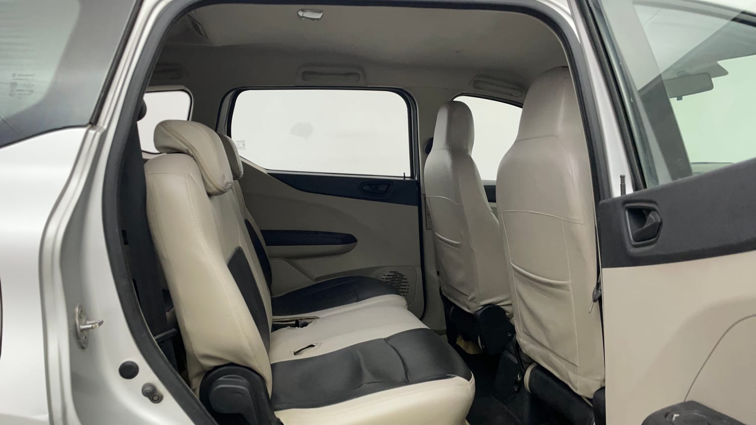 Used 2022 Renault Triber RXT EASY-R AMT Petrol Automatic interior RIGHT SIDE REAR DOOR CABIN VIEW