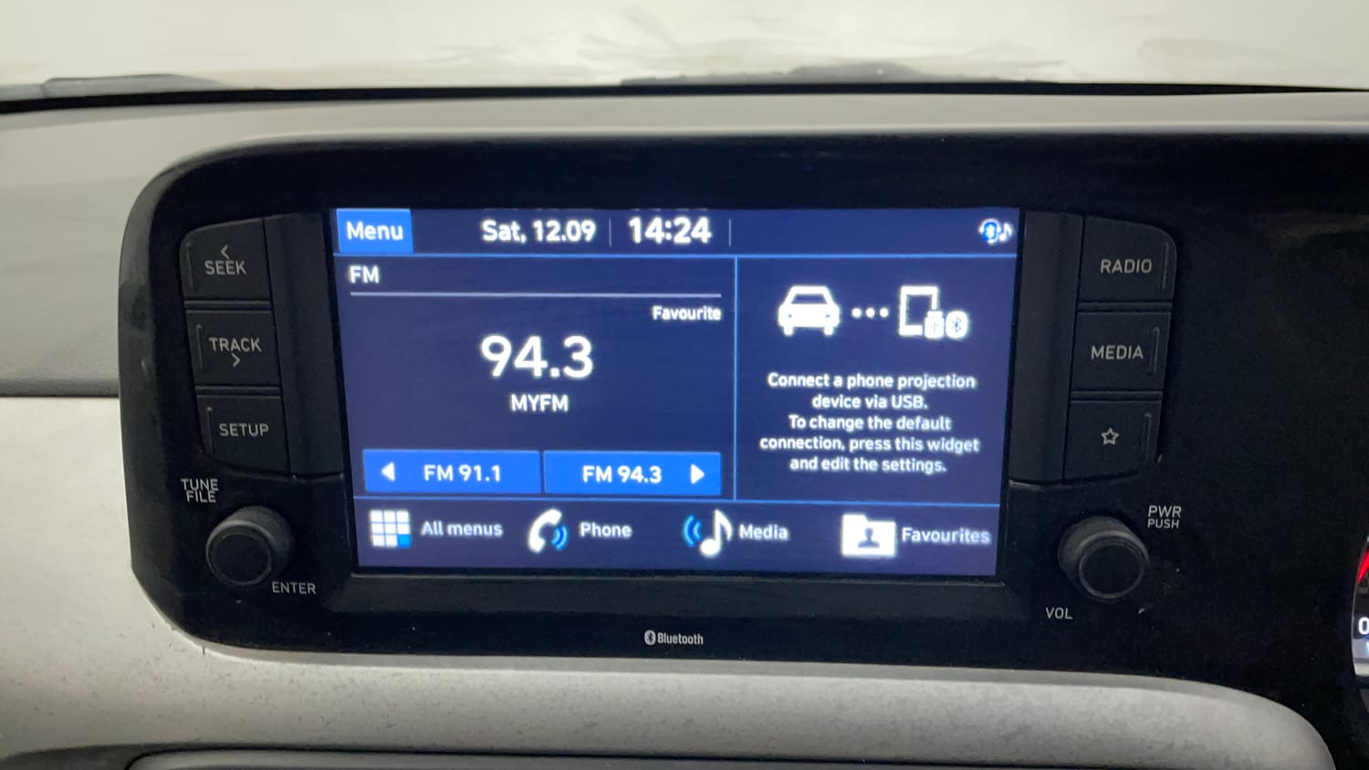 Used 2020 Hyundai Grand i10 Nios Sportz AMT 1.2 Kappa VTVT Petrol Automatic top_features Integrated (in-dash) music system