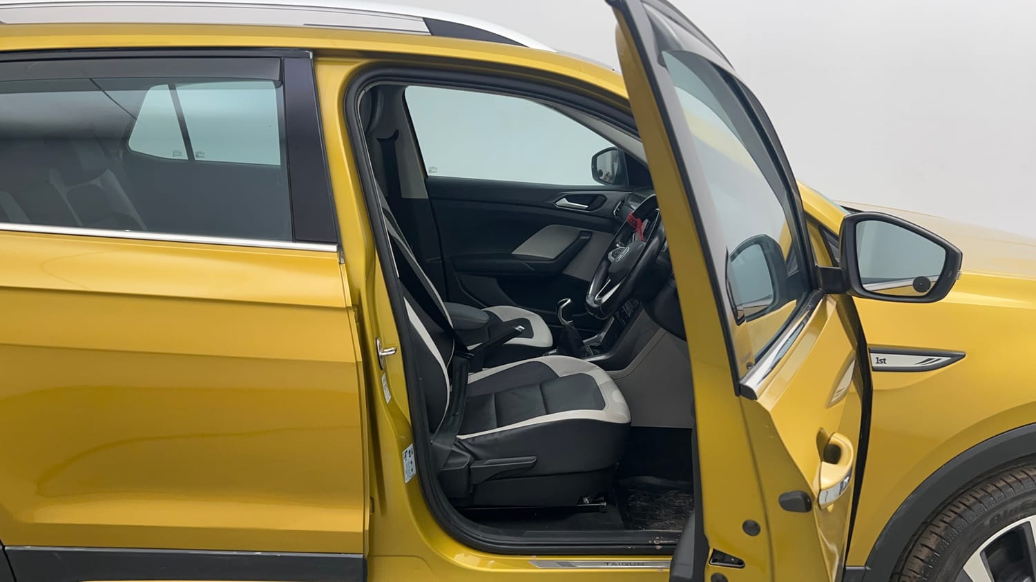 Used 2022 Volkswagen Taigun Topline 1.0 TSI MT Petrol Manual interior RIGHT SIDE FRONT DOOR CABIN VIEW