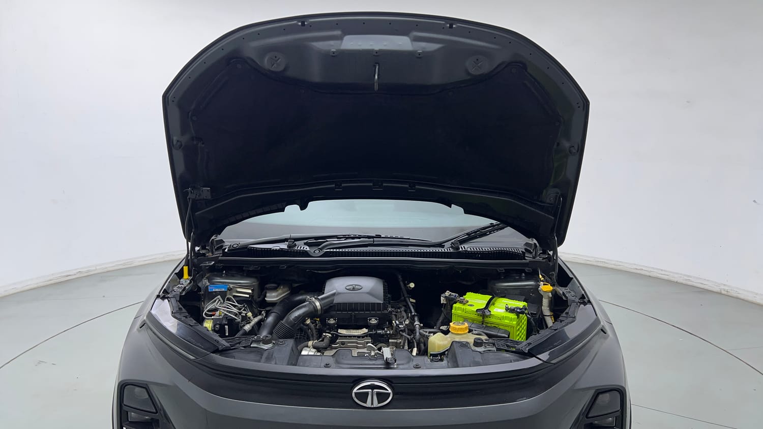 Used 2024 tata Nexon Fearless S 1.2 Revotron Petrol 7DCA Dual Tone Petrol Automatic engine ENGINE & BONNET OPEN FRONT VIEW