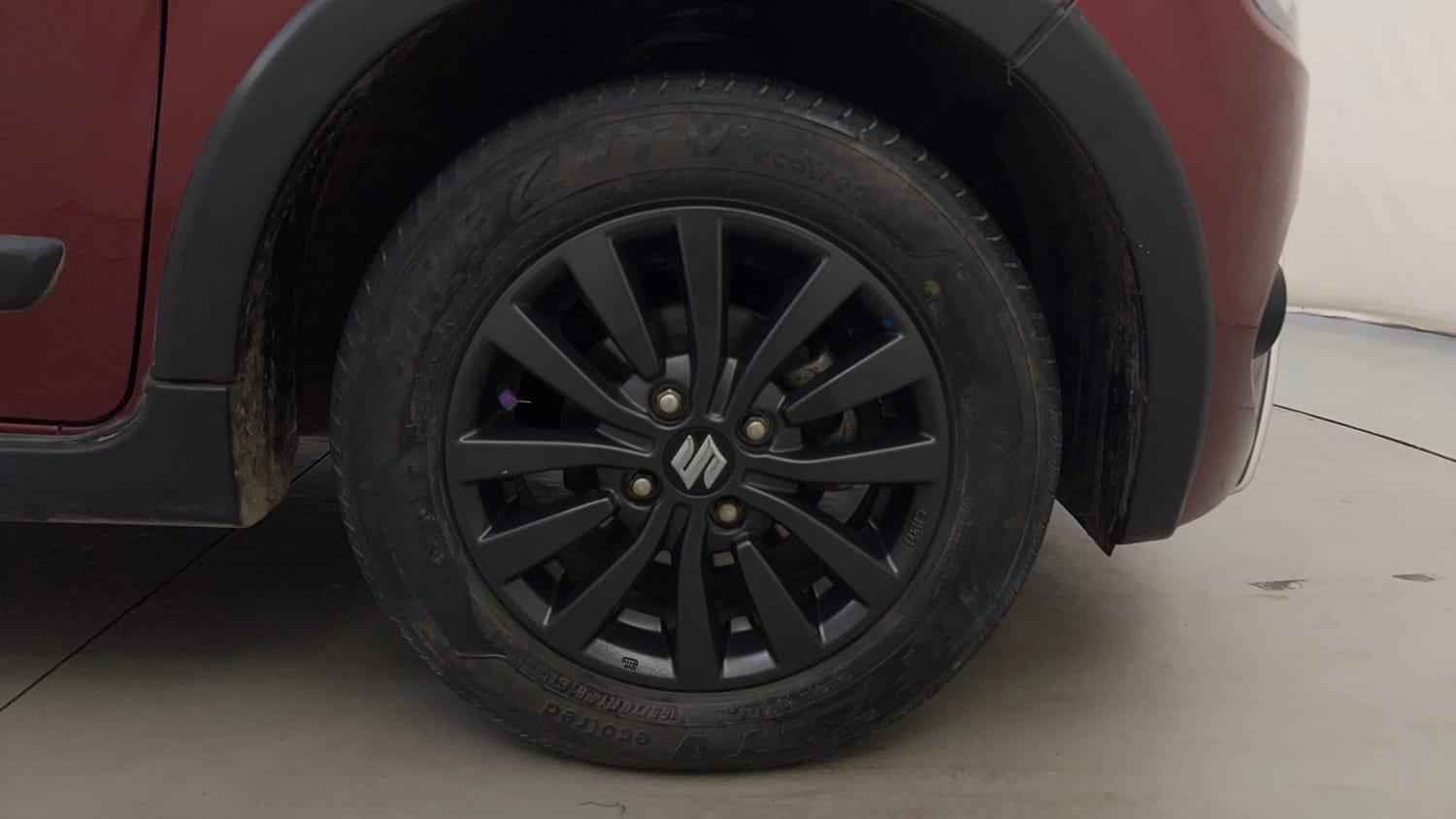 Used 2023 Maruti Suzuki Wagon R ZXI Plus 1.2 Dual Tone Petrol Manual tyres RIGHT FRONT TYRE RIM VIEW