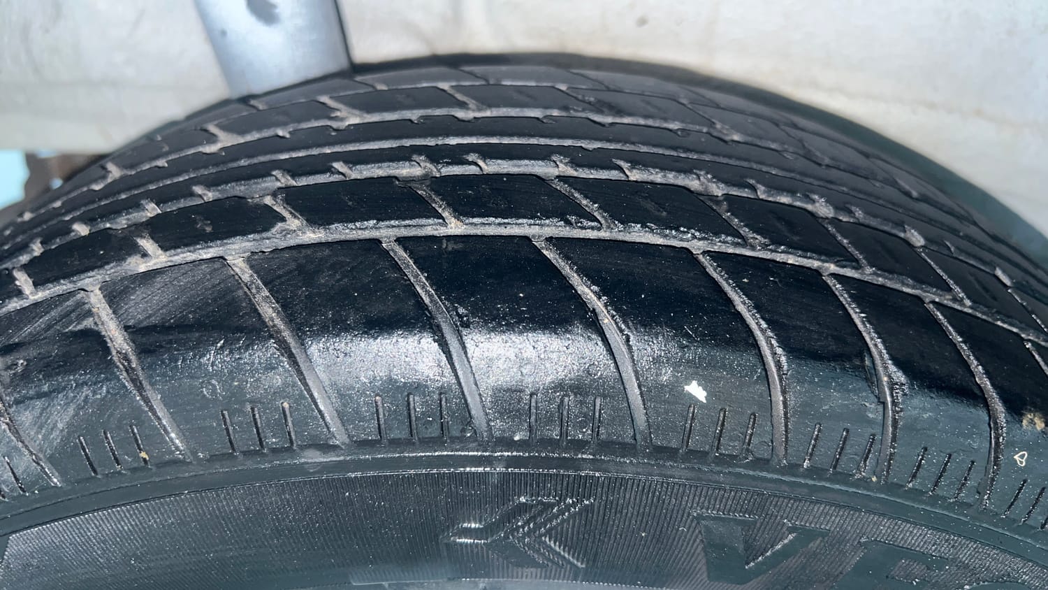 Used 2019 Maruti Suzuki Wagon R LXi 1.0 CNG Cng Manual tyres RIGHT REAR TYRE TREAD VIEW