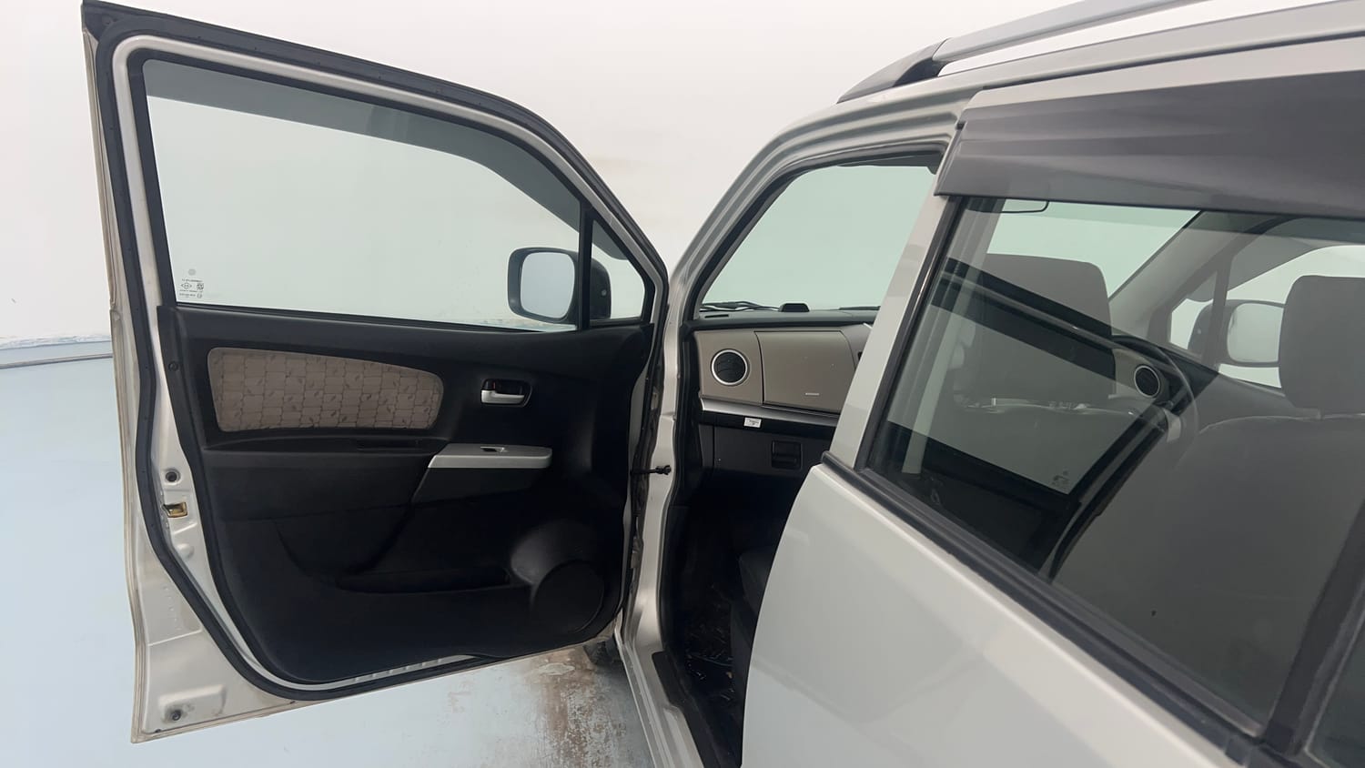 Used 2013 Maruti Suzuki Wagon R 1.0 VXi Petrol Manual interior LEFT FRONT DOOR OPEN VIEW