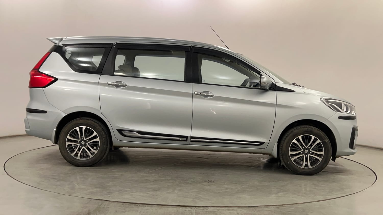 Used 2023 Maruti Suzuki Ertiga ZXi Plus Petrol Manual exterior RIGHT SIDE VIEW