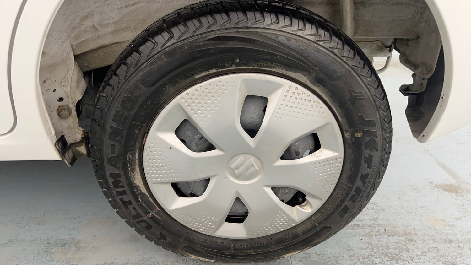 Used 2023 Maruti Suzuki Alto K10 VXi AGS Petrol Automatic tyres LEFT REAR TYRE RIM VIEW