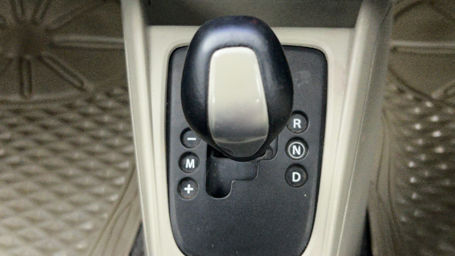 Used 2014 Maruti Suzuki Alto K10 VXi AMT Petrol Automatic interior GEAR  KNOB VIEW