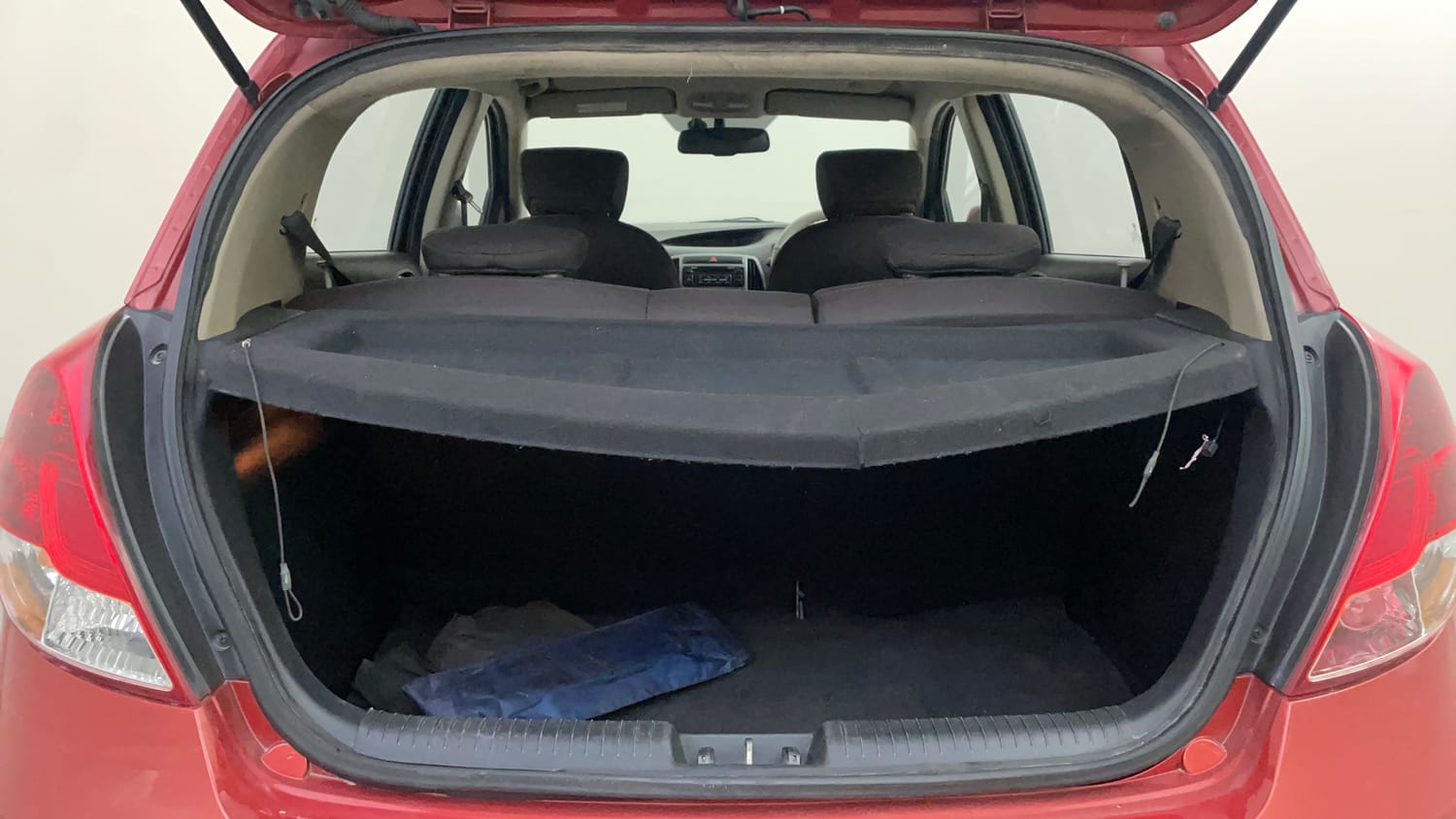 Used 2014 Hyundai i20 Asta 1.2 Petrol Manual interior DICKY INSIDE VIEW