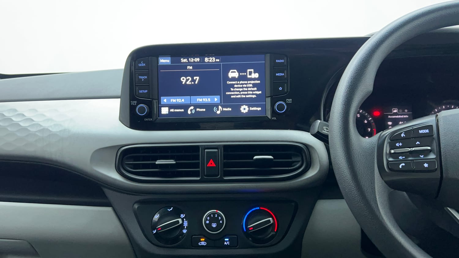 Used 2023 Hyundai Grand i10 Nios Sportz 1.2 Kappa CNG Cng Manual top_features Integrated (in-dash) music system