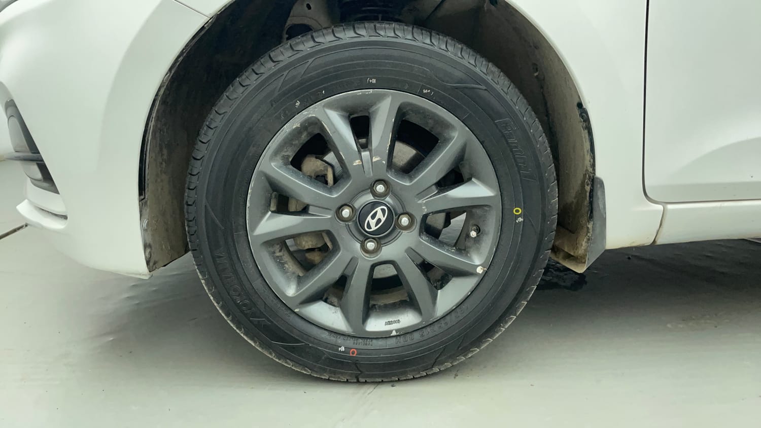 Used 2020 Hyundai Elite i20 Sportz Plus 1.2 Petrol Manual tyres LEFT FRONT TYRE RIM VIEW