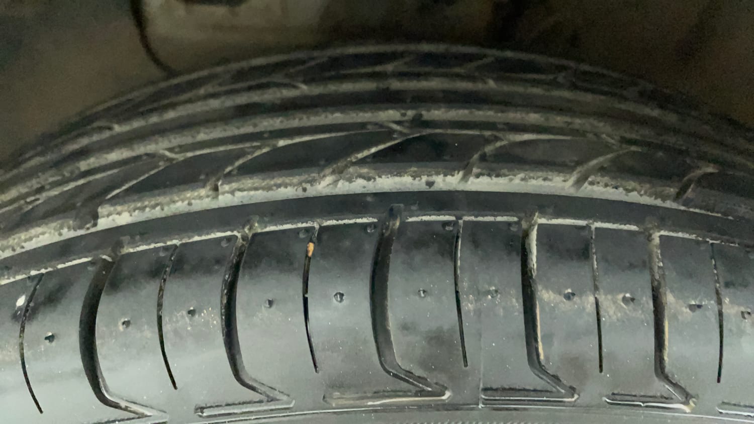 Used 2020 Hyundai Elite i20 Sportz Plus 1.2 Petrol Manual tyres LEFT FRONT TYRE TREAD VIEW