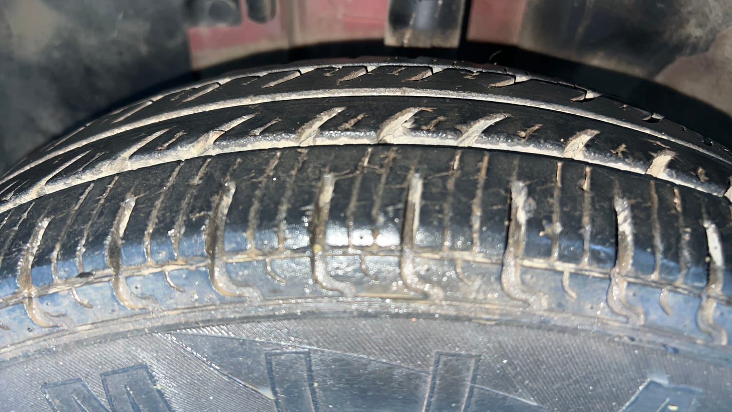 Used 2019 Renault Kwid RXT (O) 1.0 SCE Edition Petrol Manual tyres LEFT FRONT TYRE TREAD VIEW