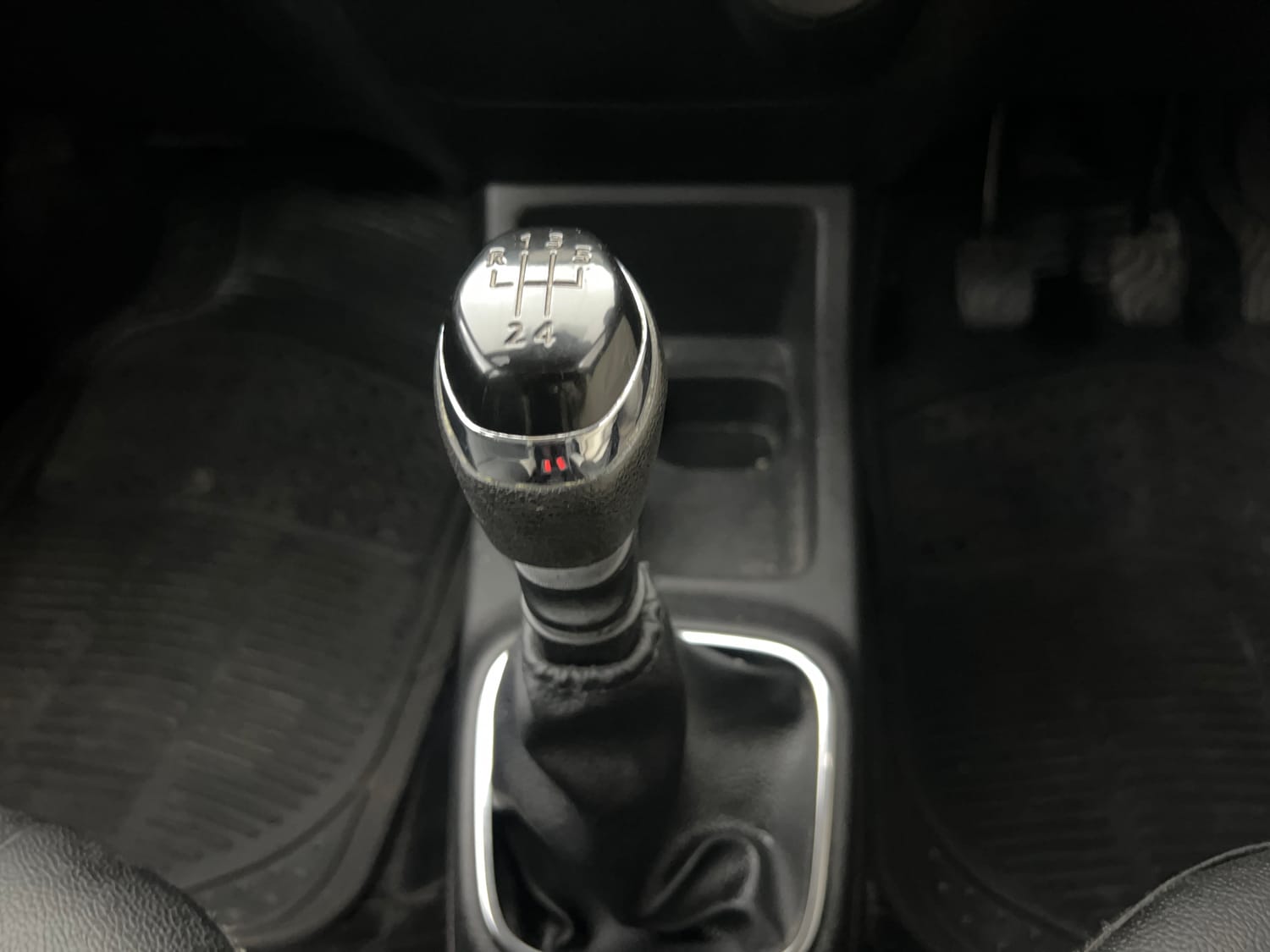 Used 2019 Renault Kwid RXT (O) 1.0 SCE Edition Petrol Manual interior GEAR  KNOB VIEW