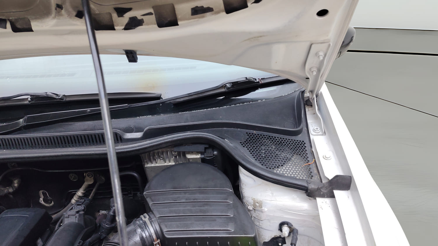 Used 2016 Volkswagen Polo GT TSI Petrol Automatic engine ENGINE LEFT SIDE HINGE & APRON VIEW