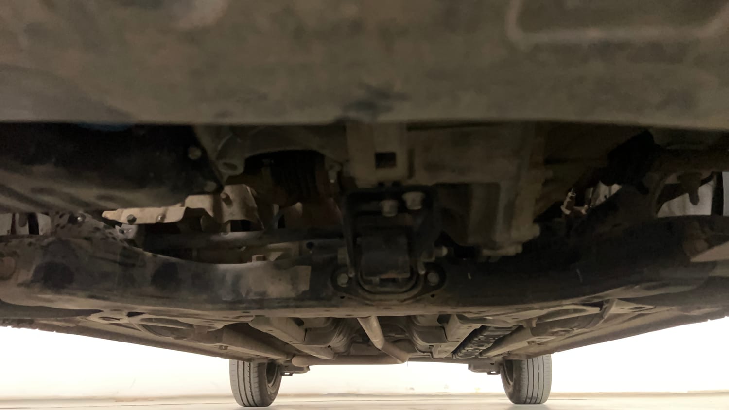 Used 2017 Hyundai Elite i20 Sportz 1.2 Petrol Manual extra FRONT LEFT UNDERBODY VIEW