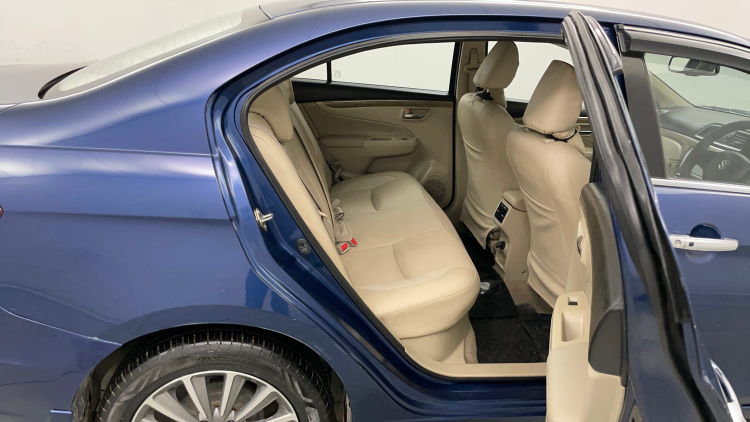 Used 2018 Maruti Suzuki Ciaz Alpha Hybrid 1.5 AT Petrol Automatic interior RIGHT SIDE REAR DOOR CABIN VIEW