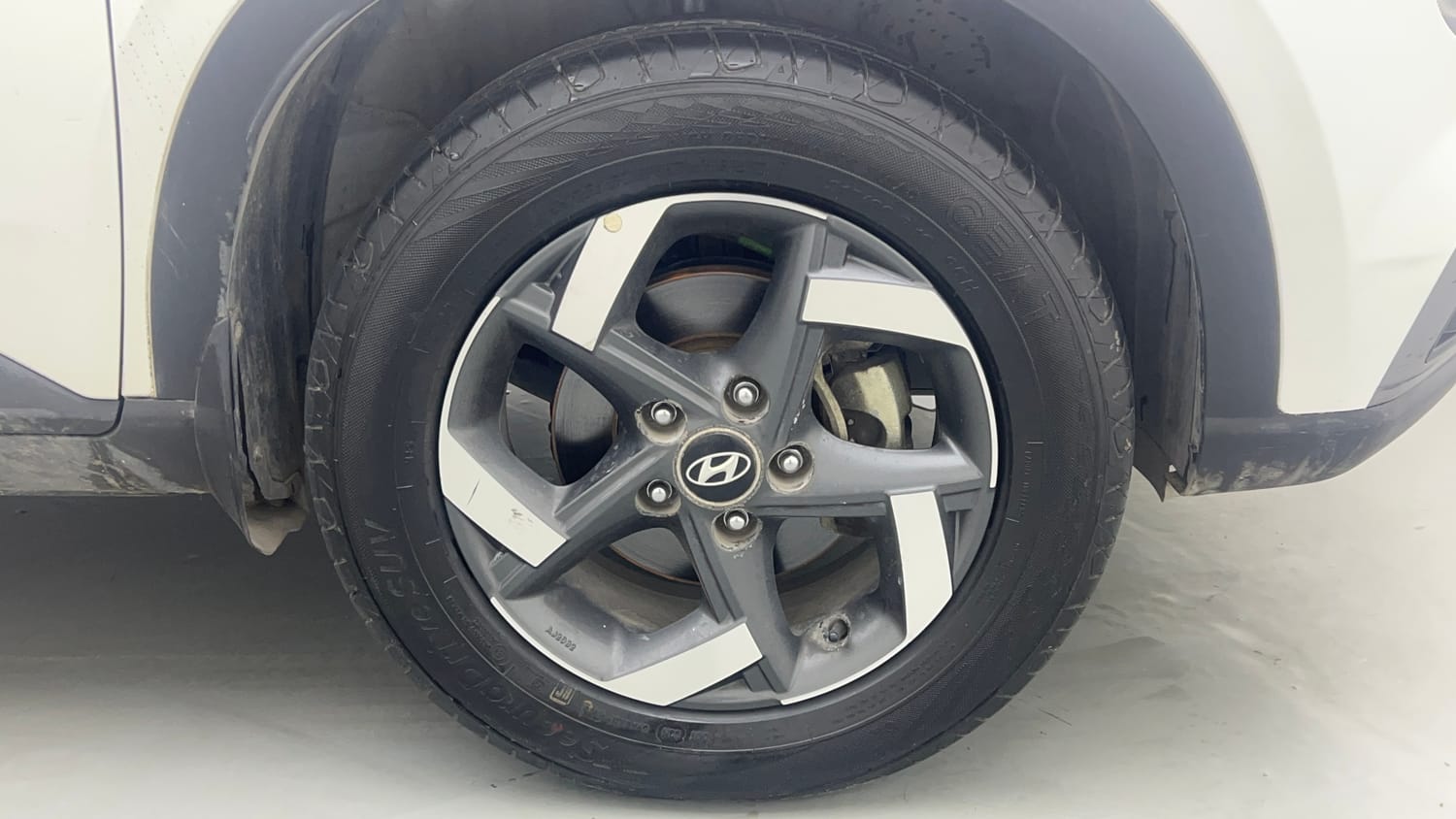 Used 2020 hyundai Venue SX 1.0 Turbo Petrol Petrol Manual tyres RIGHT FRONT TYRE RIM VIEW