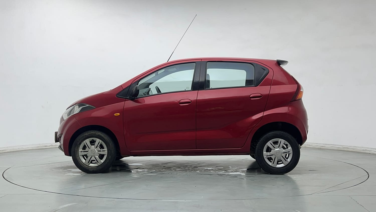 Used 2019 Datsun Redi-GO T (O) Petrol Manual exterior LEFT SIDE VIEW