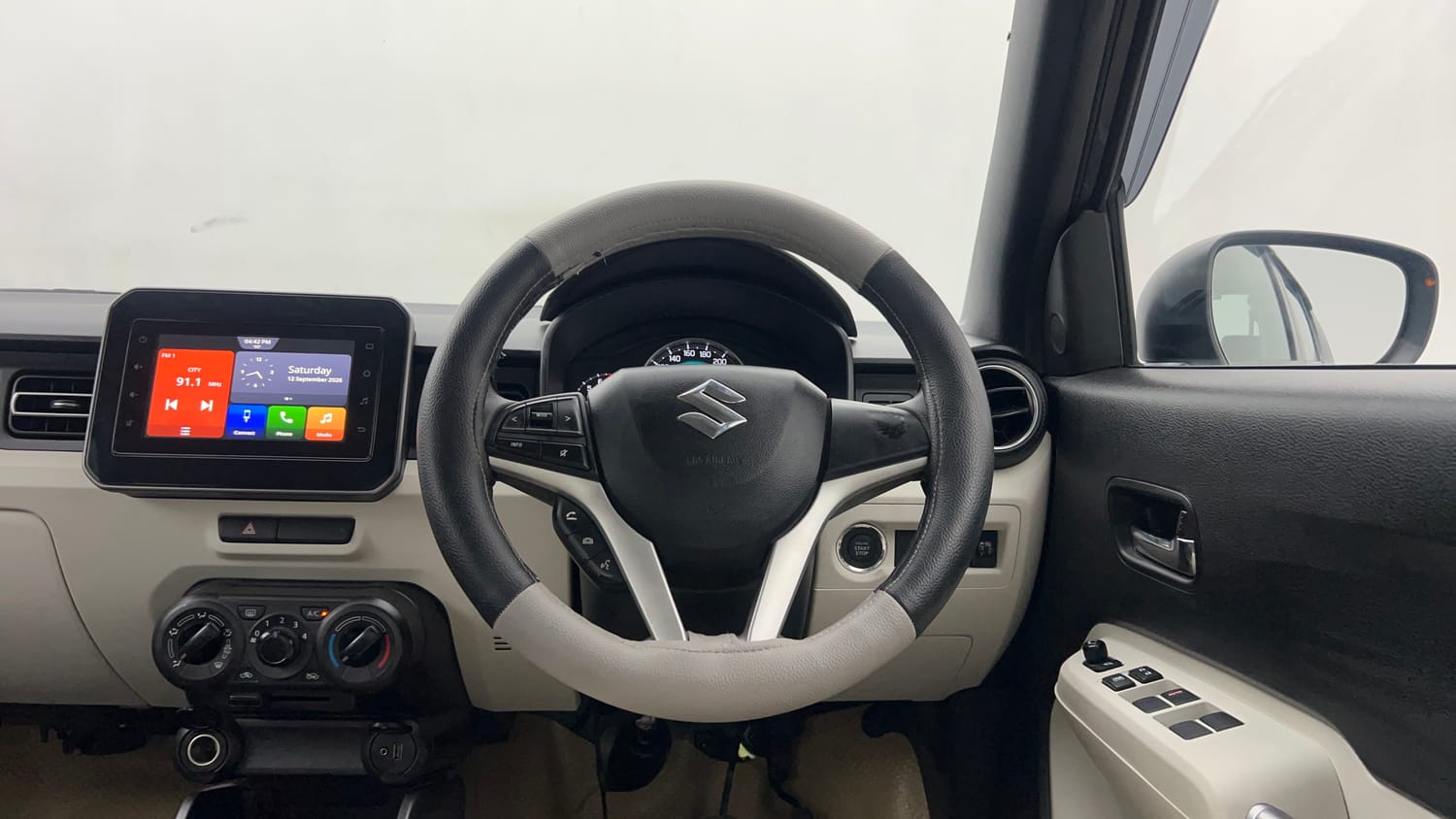 Used 2023 Maruti Suzuki Ignis Zeta 1.2 MT Petrol Manual interior STEERING VIEW