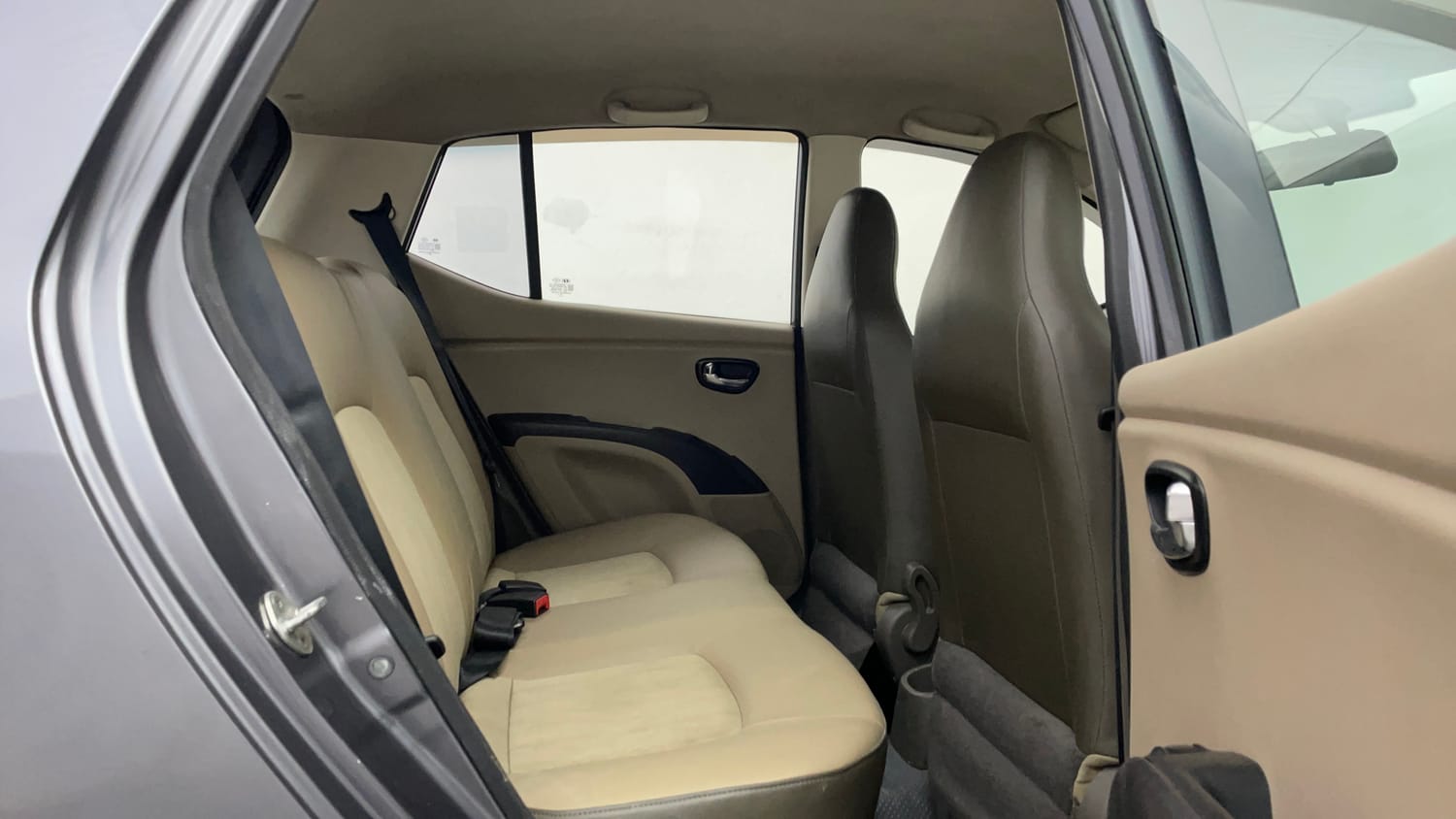 Used 2016 Hyundai i10 Sportz 1.1 iRDE2 Petrol Manual interior RIGHT SIDE REAR DOOR CABIN VIEW
