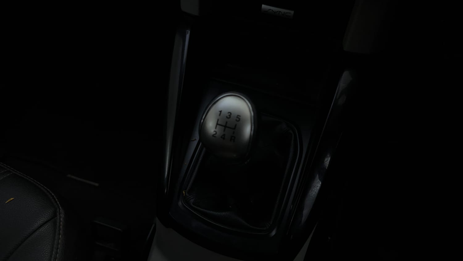 Used 2016 Ford EcoSport Titanium 1.5L TDCi Diesel Manual interior GEAR  KNOB VIEW