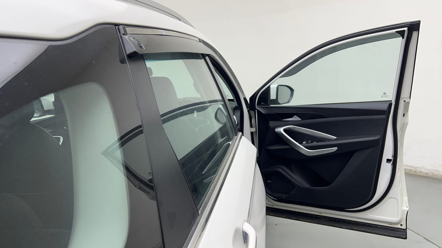Used 2022 MG Motors Hector Sharp 1.5 Petrol CVT Petrol Automatic interior RIGHT FRONT DOOR OPEN VIEW