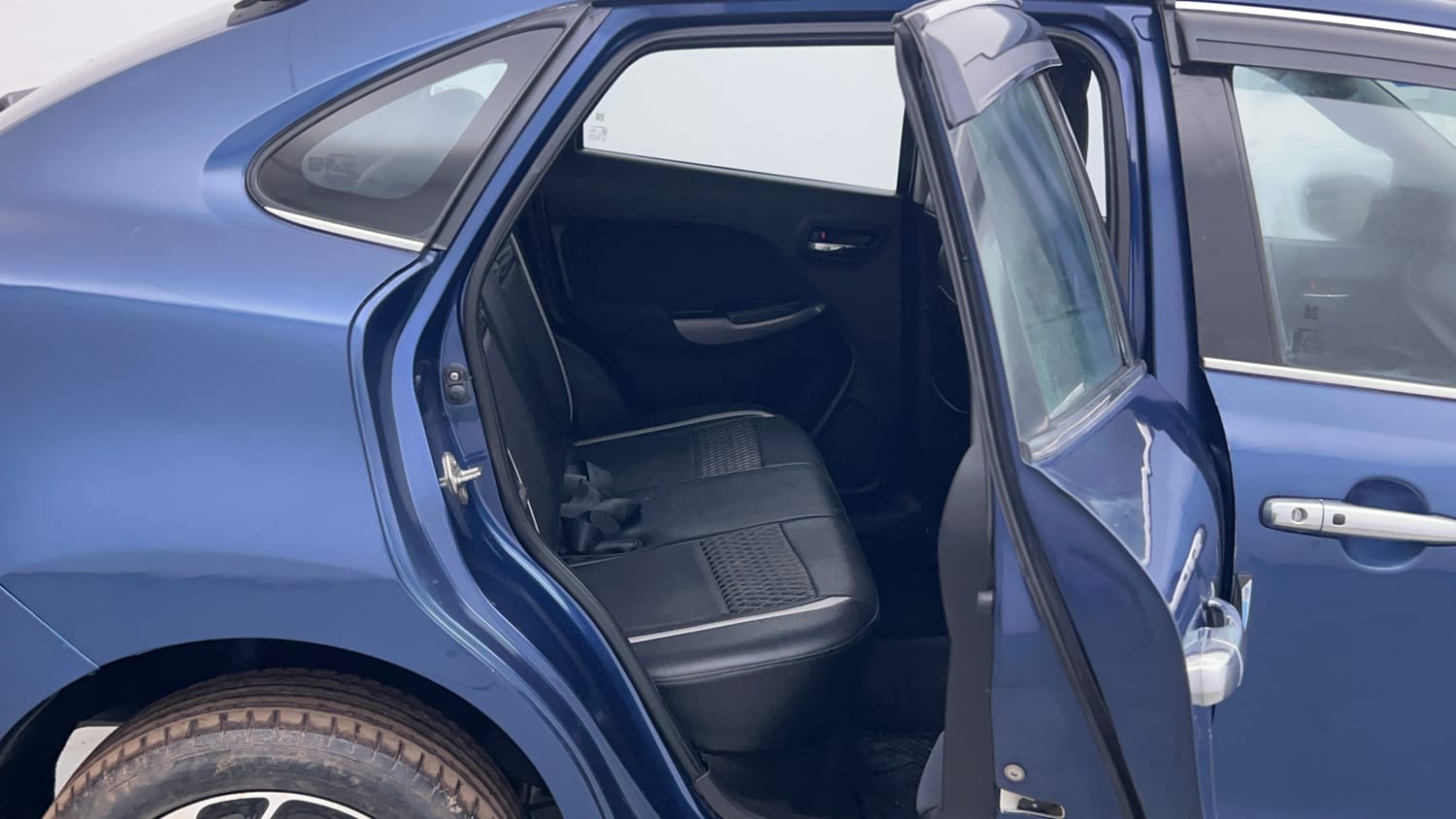 Used 2020 Maruti Suzuki Baleno Zeta Petrol Manual interior RIGHT SIDE REAR DOOR CABIN VIEW