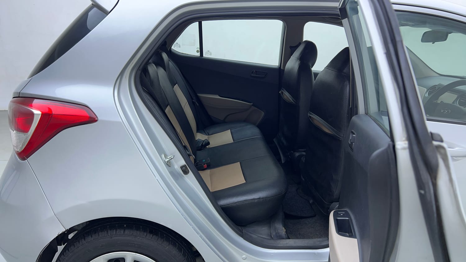 Used 2017 Hyundai Grand i10 Magna AT 1.2 Kappa VTVT Petrol Automatic interior RIGHT SIDE REAR DOOR CABIN VIEW