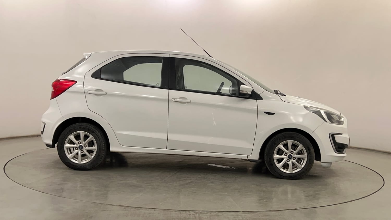 Used 2019 Ford Figo Titanium 1.2 Ti-VCT MT Petrol Manual exterior RIGHT SIDE VIEW
