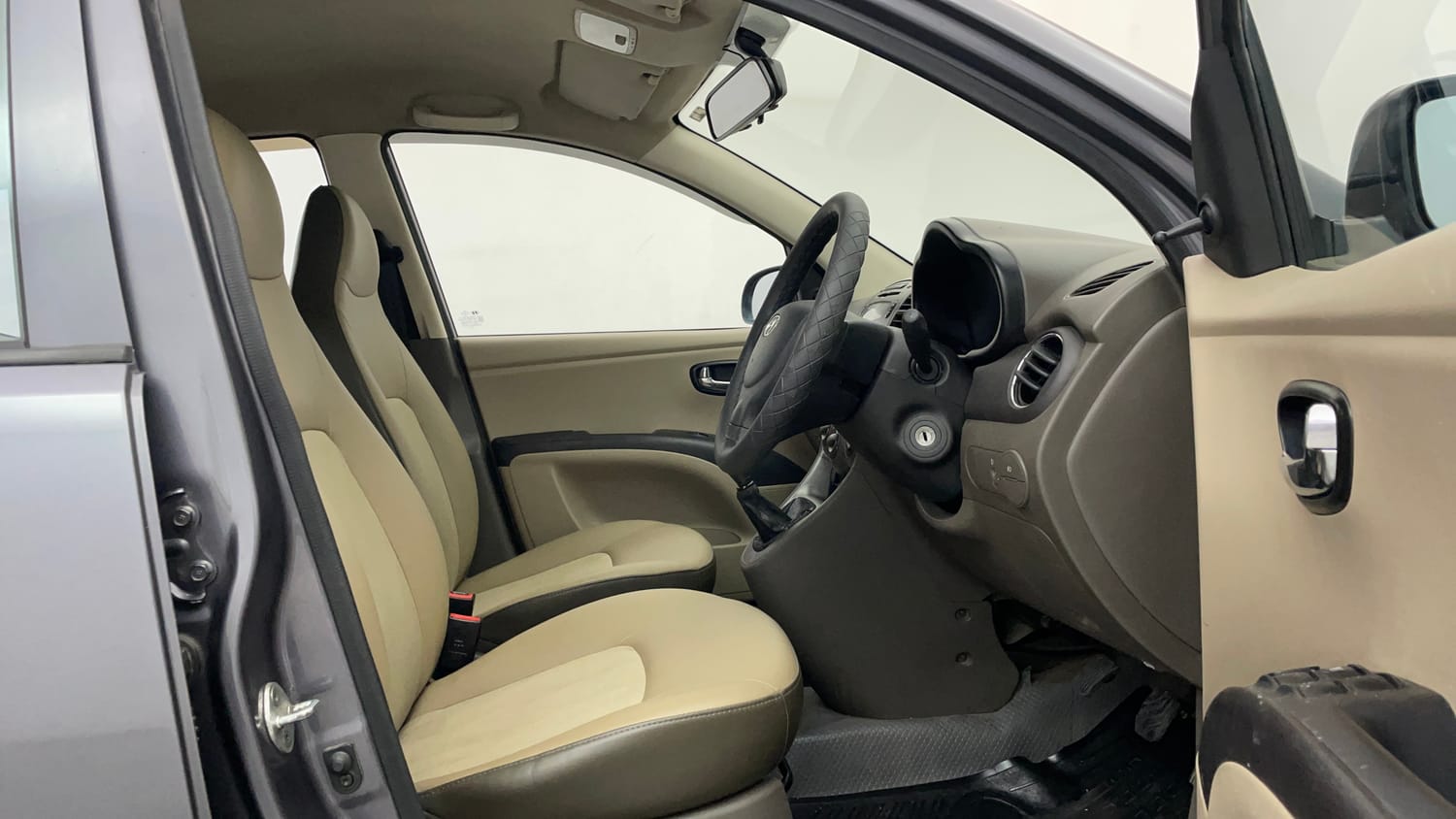 Used 2016 Hyundai i10 Sportz 1.1 iRDE2 Petrol Manual interior RIGHT SIDE FRONT DOOR CABIN VIEW