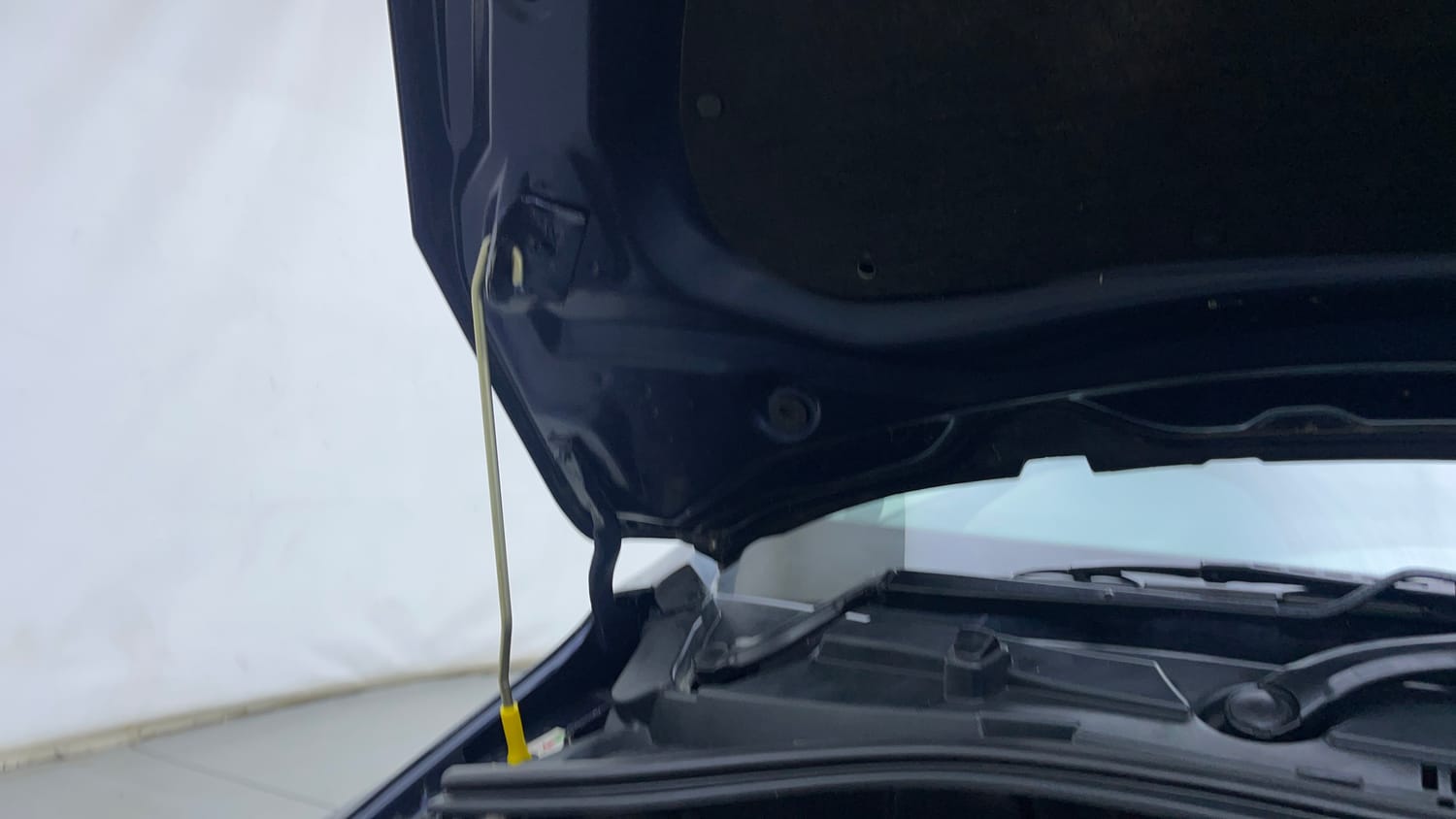 Used 2021 Tata Tigor XZA Plus Petrol Automatic engine ENGINE RIGHT SIDE HINGE & APRON VIEW