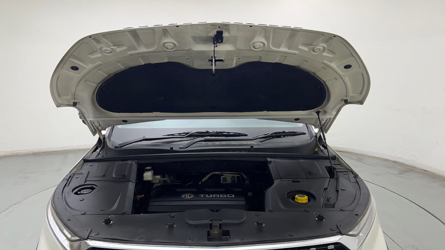 Used 2022 MG Motors Hector Sharp 1.5 Petrol CVT Petrol Automatic engine ENGINE & BONNET OPEN FRONT VIEW