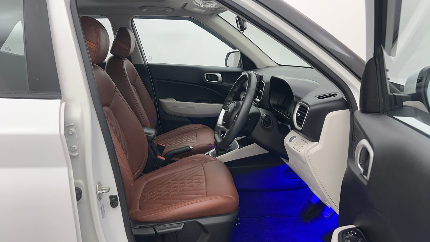 Used 2023 Hyundai Venue SX 1.2 Petrol Petrol Manual interior RIGHT SIDE FRONT DOOR CABIN VIEW