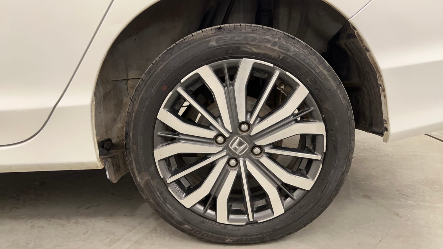 Used 2018 Honda City VX Petrol Petrol Manual tyres LEFT REAR TYRE RIM VIEW