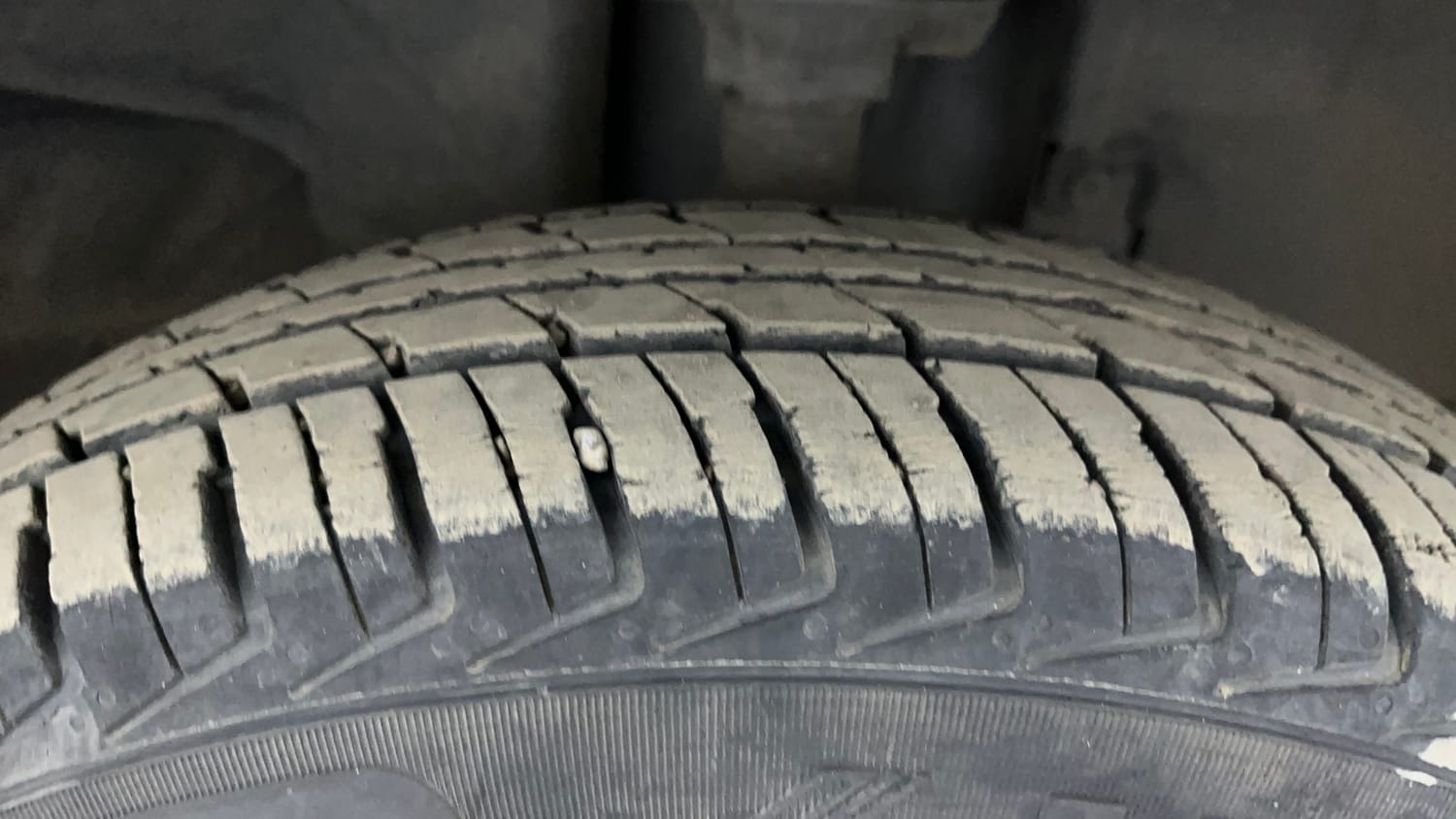 Used 2018 Renault Kwid CLIMBER 1.0 Petrol Manual tyres RIGHT FRONT TYRE TREAD VIEW