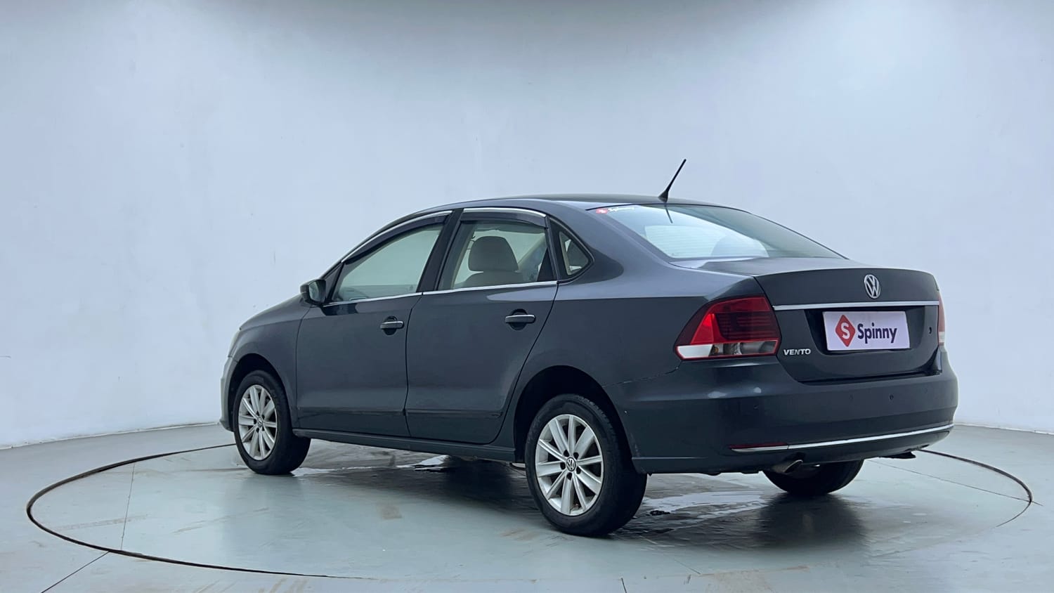 Used 2016 Volkswagen Vento Highline Petrol AT Petrol Automatic exterior LEFT REAR CORNER VIEW