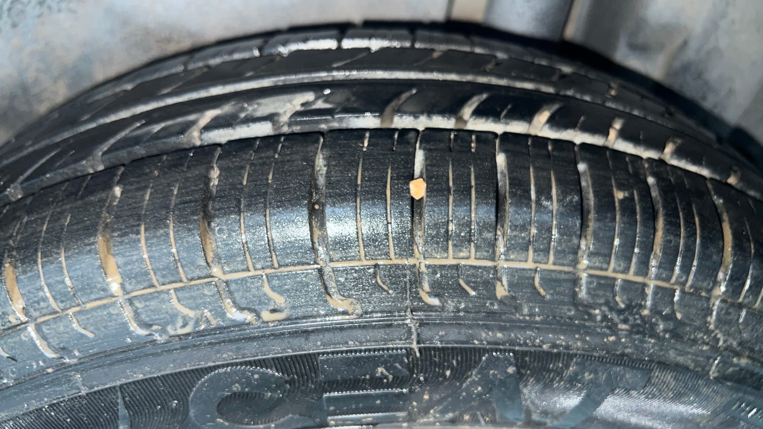 Used 2017 Maruti Suzuki Swift Dzire VXI Petrol Manual tyres LEFT REAR TYRE TREAD VIEW