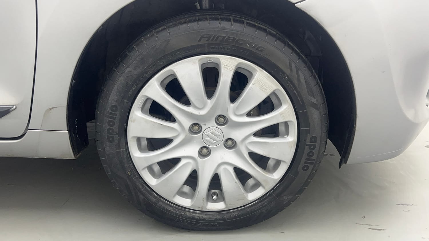Used 2018 Maruti Suzuki Baleno Zeta 1.2 Petrol Manual tyres RIGHT FRONT TYRE RIM VIEW