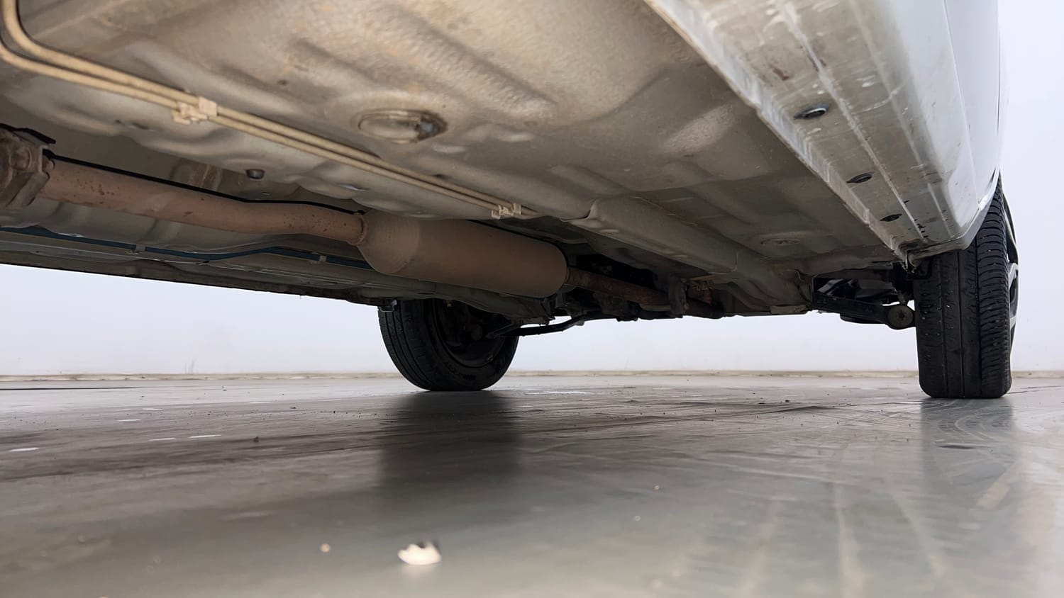 Used 2014 Maruti Suzuki Alto K10 VXi AMT Petrol Automatic extra REAR RIGHT UNDERBODY VIEW