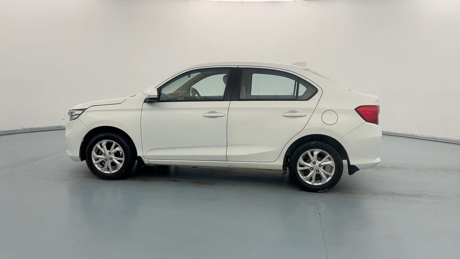 Used 2019 Honda Amaze 1.2 V MT Petrol Petrol Manual exterior LEFT SIDE VIEW