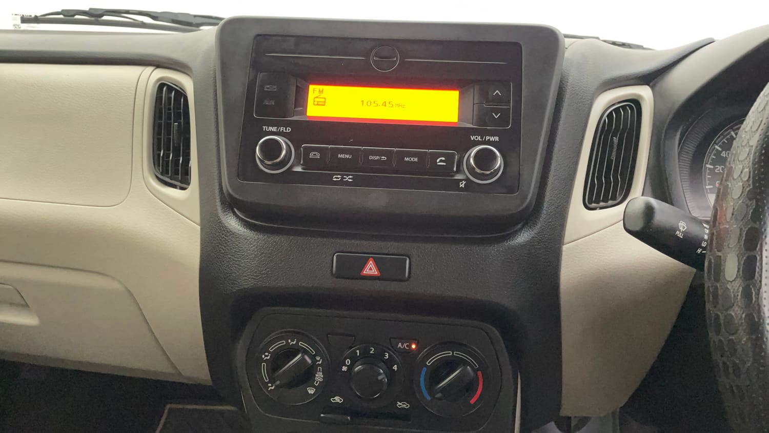 Used 2022 Maruti Suzuki Wagon R ZXI 1.2 Petrol Manual top_features Integrated (in-dash) music system