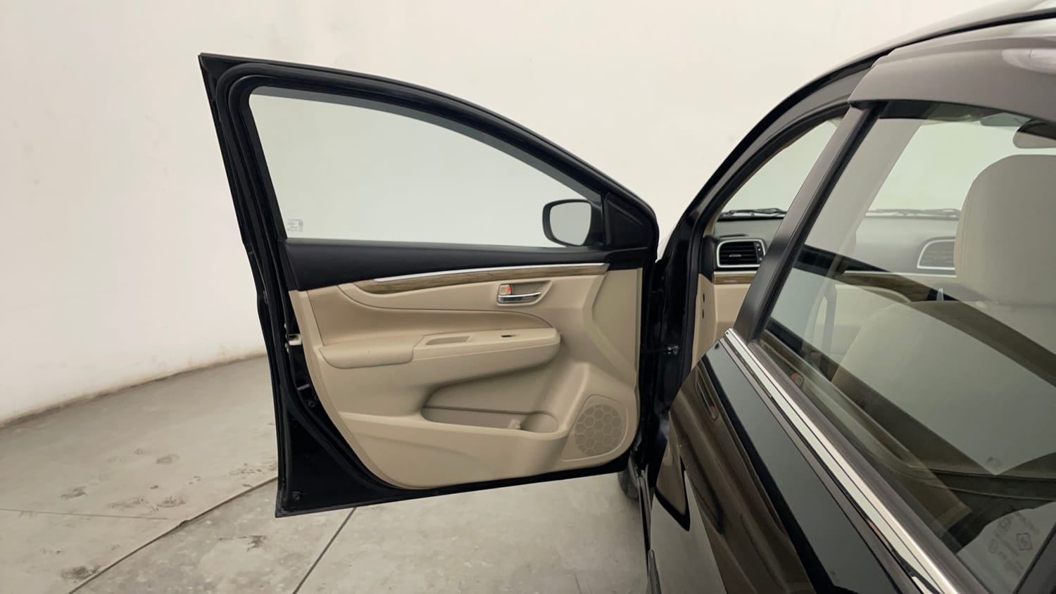 Used 2022 Maruti Suzuki Ciaz Zeta 1.5 Petrol Manual interior LEFT FRONT DOOR OPEN VIEW