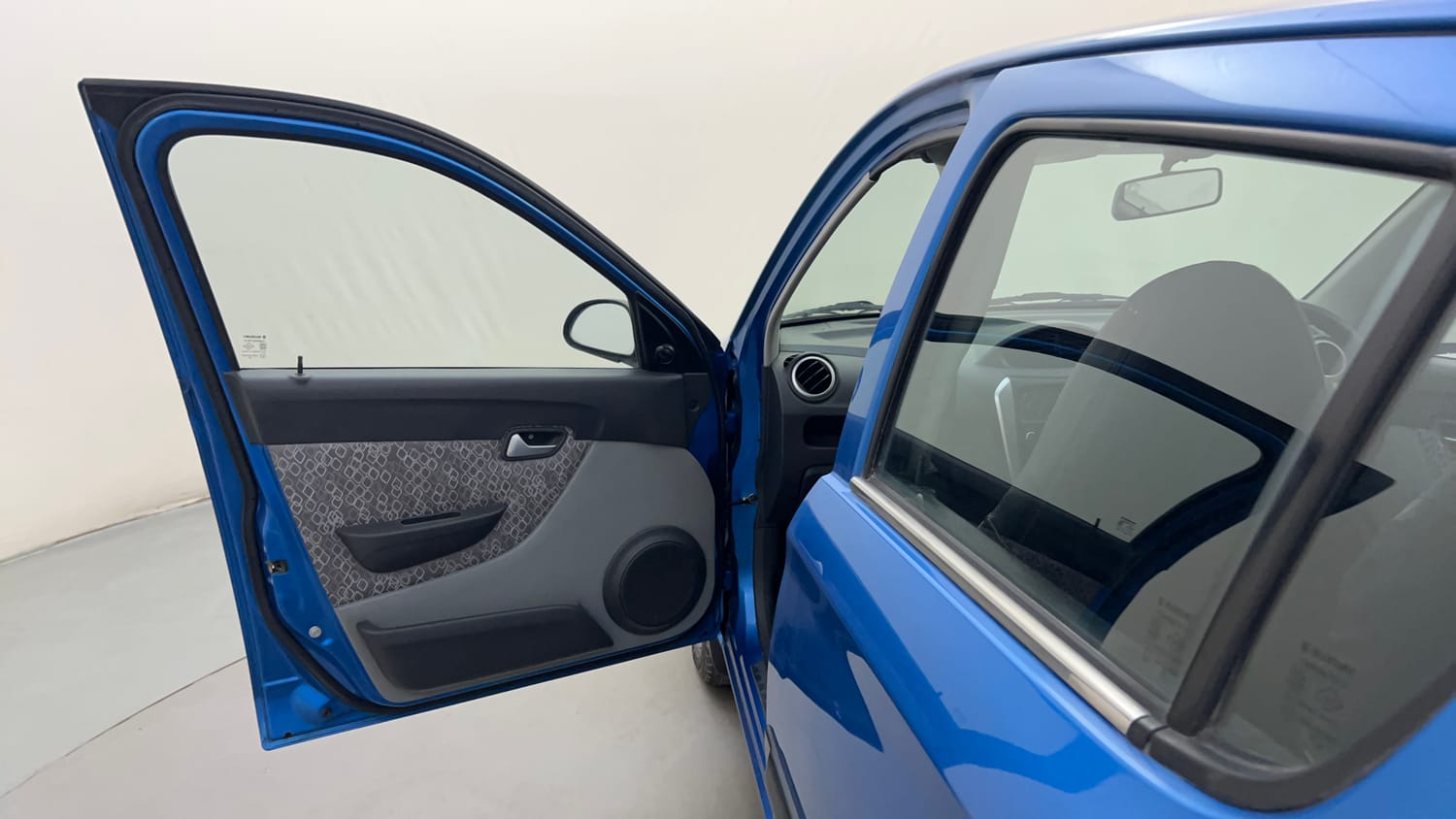 Used 2018 Maruti Suzuki Alto 800 VXi Petrol Manual interior LEFT FRONT DOOR OPEN VIEW