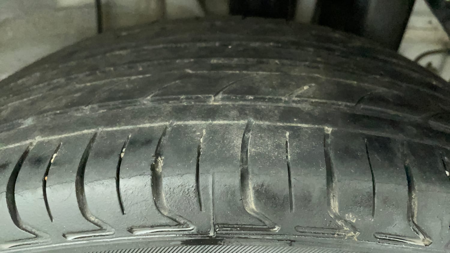 Used 2020 Hyundai Elite i20 Sportz Plus 1.2 Petrol Manual tyres LEFT REAR TYRE TREAD VIEW
