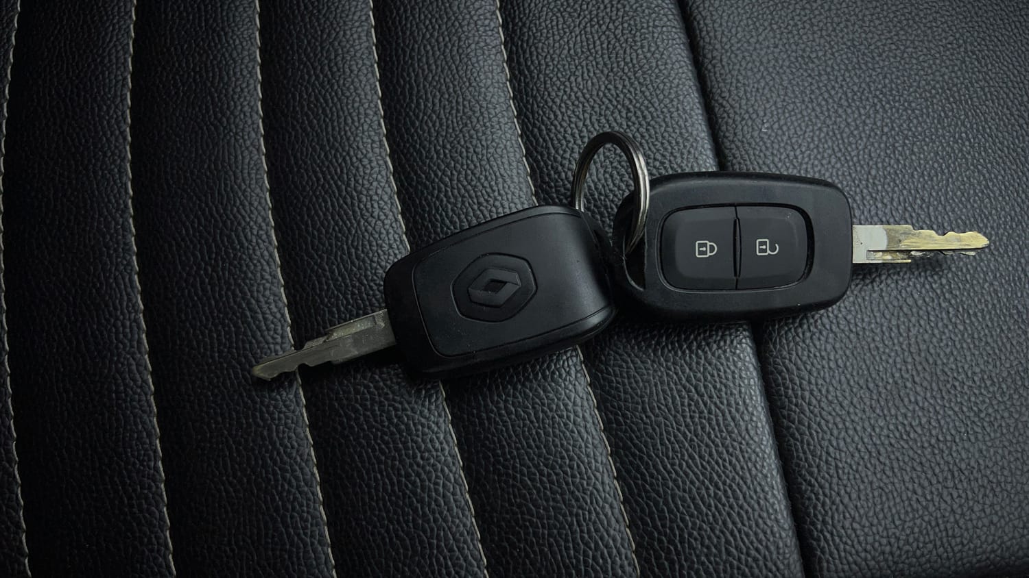 Used 2020 Renault Kwid 1.0 RXT AMT Opt Petrol Automatic extra CAR KEY VIEW