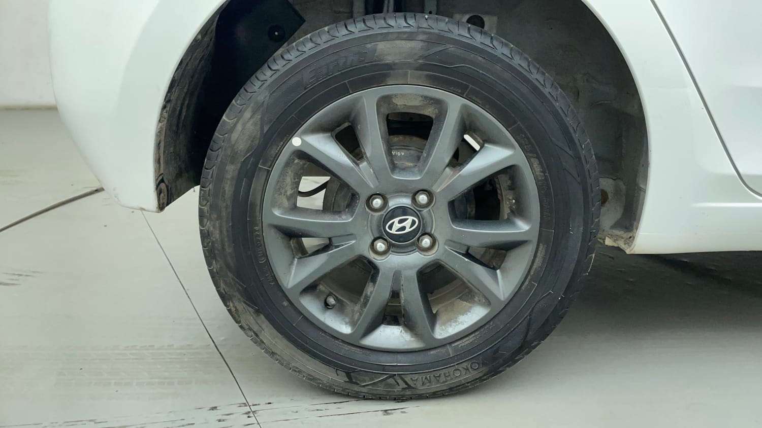 Used 2020 Hyundai Elite i20 Sportz Plus 1.2 Petrol Manual tyres RIGHT REAR TYRE RIM VIEW
