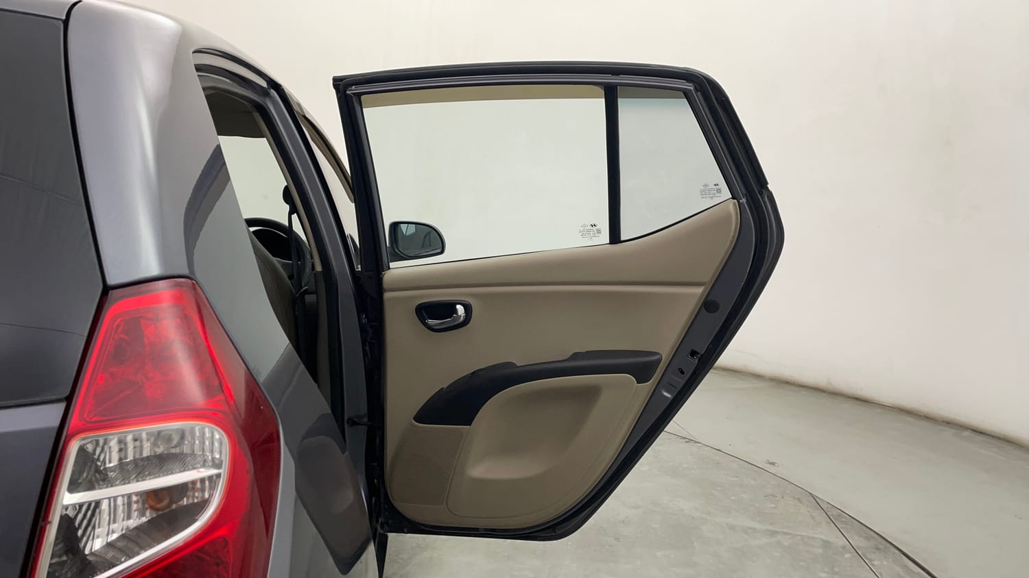Used 2016 Hyundai i10 Sportz 1.1 iRDE2 Petrol Manual interior RIGHT REAR DOOR OPEN VIEW