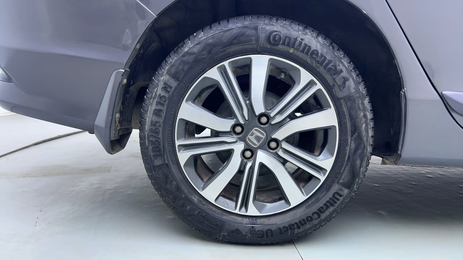 Used 2018 Honda City V Petrol Petrol Manual tyres RIGHT REAR TYRE RIM VIEW