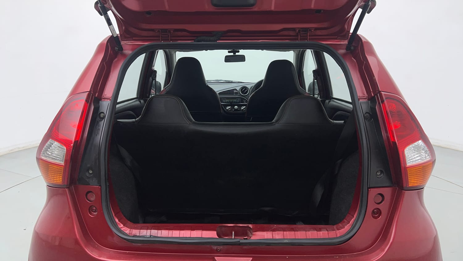 Used 2019 Datsun Redi-GO T (O) Petrol Manual interior DICKY INSIDE VIEW