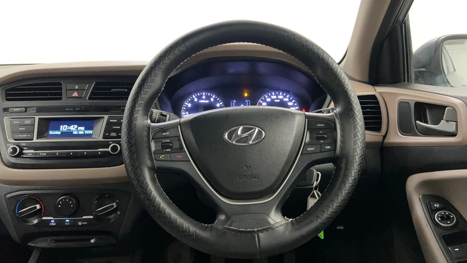 Used 2017 Hyundai Elite i20 Sportz 1.2 Petrol Manual interior STEERING VIEW