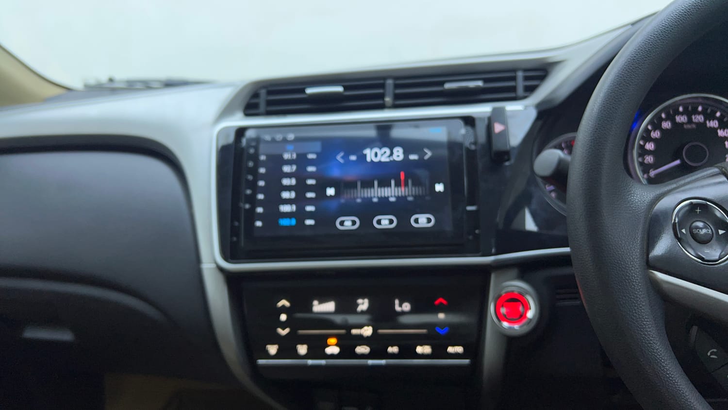 Used 2018 Honda City V Petrol Petrol Manual top_features Integrated (in-dash) music system
